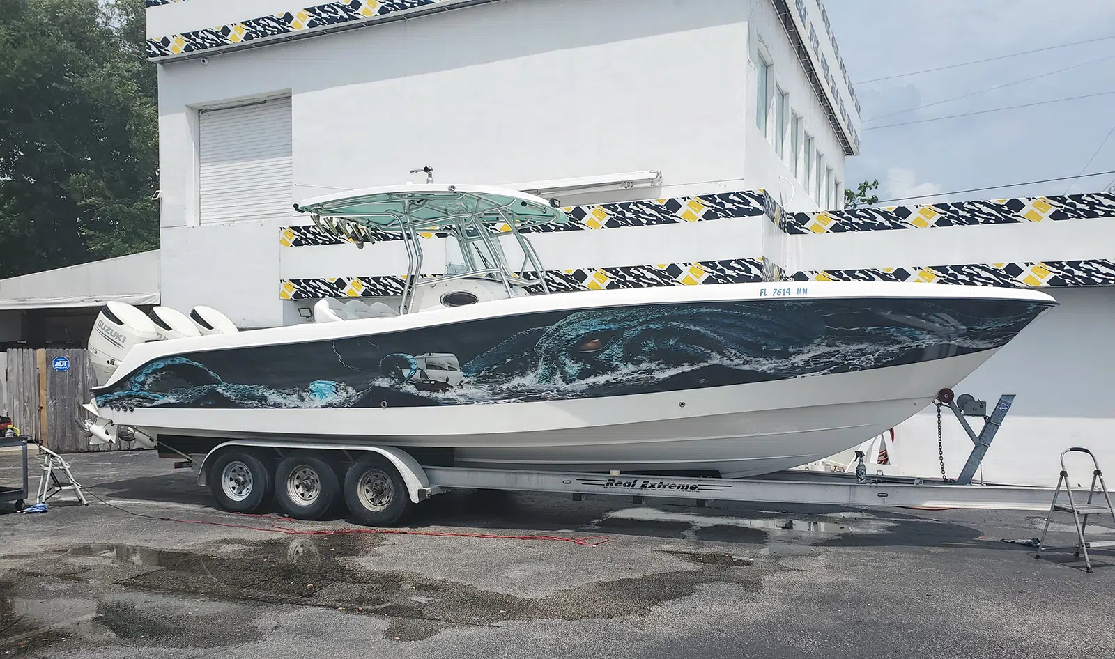 Full Boat wraps and graphics